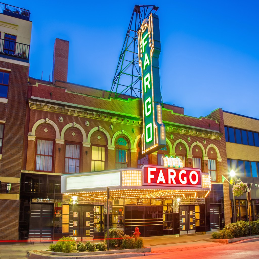 This image has an empty alt attribute; its file name is fargo-theatre-exterioro-1.jpg